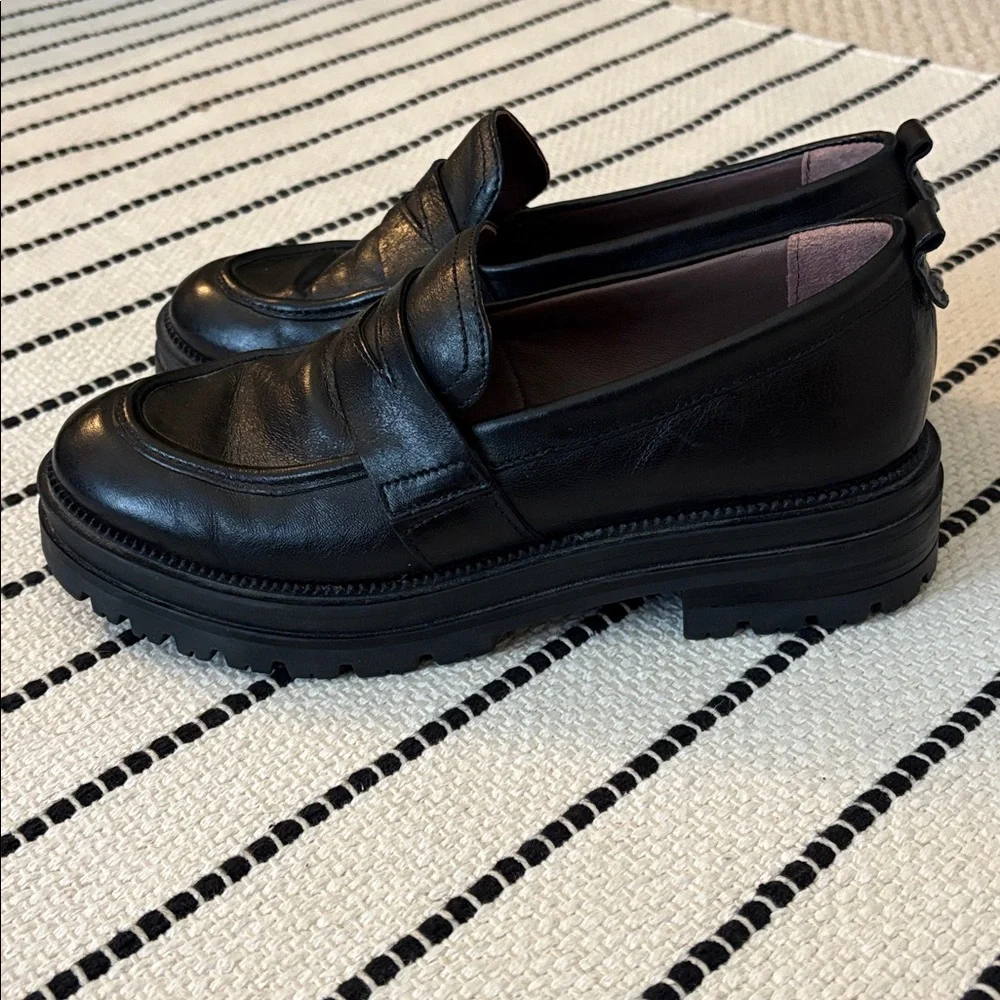 Miz Mooz NYC black loafers with chunky sole. - Picture 4 of 4